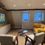 70 M2, Renovated, Perfect Location In Central Paris